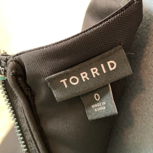 ❌SOLD❌TORRID BLACK SCUBA KNIT & MESH BODYCON DRESS - Picture 12 of 14